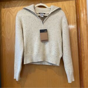 North Face Crestview 1/4 zip sweater